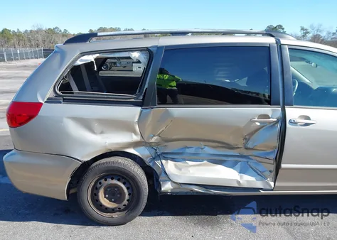 2008 Toyota Sienna Le z USA, uszkodzony, nr VIN 5TDZK23CX8S143954